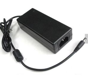 12V 5A 60ワットAC DC印が付いているUL SAAのCBのセリウムが付いている携帯用力のアダプター