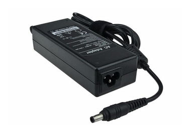 サムスン19V 4.74A 90Wの取り替えのラップトップACアダプターのABS C6ジャケット、セリウムのRohs FCC