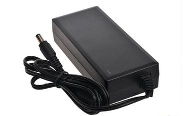 ラップトップ、保証2年ののための24個のボルト4Amp AC Dc携帯用力のアダプター