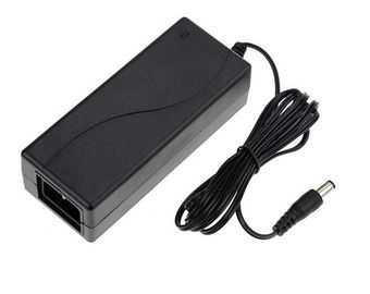 CCTVs/LCDのモニター、142*62*35MMのための軽量AC DC電源のアダプターの充電器