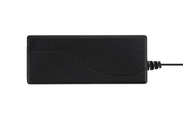 CCTVs/LCDのモニター、142*62*35MMのための軽量AC DC電源のアダプターの充電器