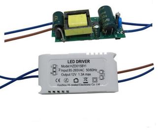 ABSプラスチックLED力のアダプター90v 240vの入力明滅自由なLEDのストリップの運転者