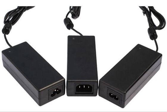 セリウムULが付いている導かれたストリップCCTVのカメラのための12v 10a 120Watt AC DC電源のアダプターのレベルVIエネルギーは示した
